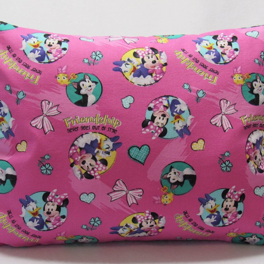 Minnie & Friends Travel Pillow